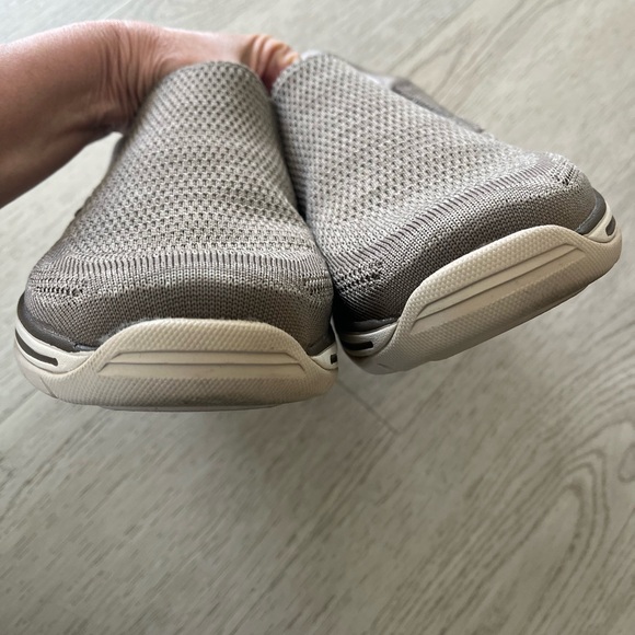 Skechers, Size 10 1/2 Men's Casual Walking  Slip-On Shoe Sneaker Comfort Taupe - Picture 9 of 11